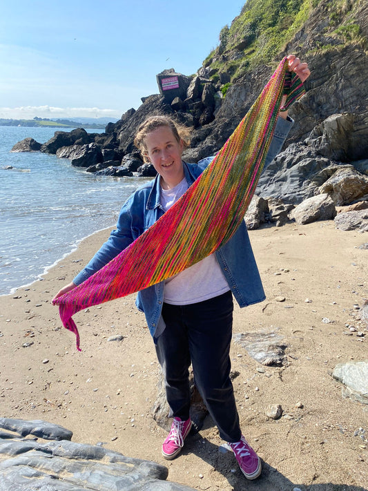 Kahlo's Colours Shawl Kit - Knitting- 5 x 20g Mini Skeins & 100g with pattern - Merino DK